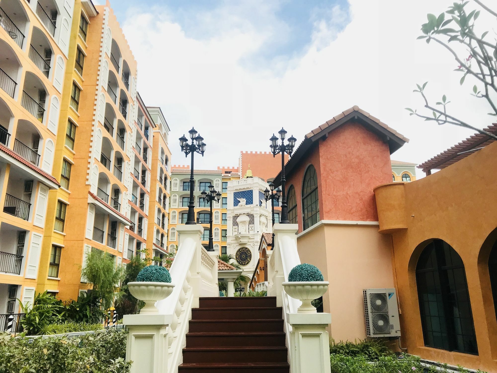 Venetian Pattaya Apartment Сатахип Екстериор снимка